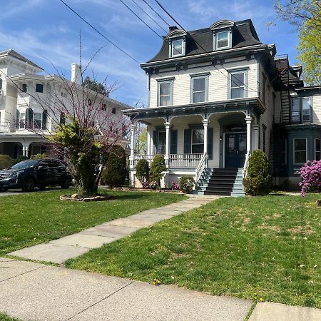 1 Bedroom Private Victorian Apt In Convenient City Location On 5 Acre, Sleeps 4 Poughkeepsie Esterno foto