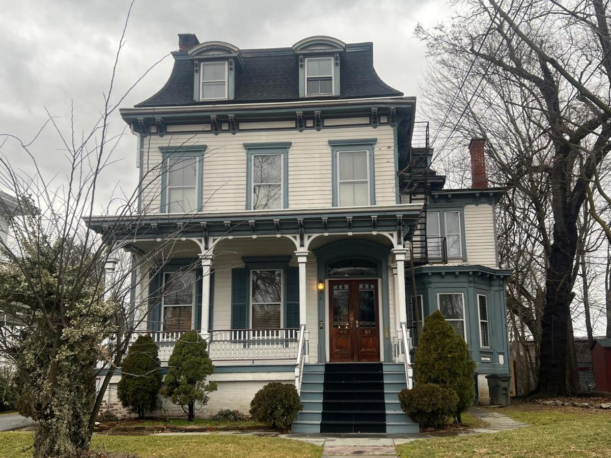 1 Bedroom Private Victorian Apt In Convenient City Location On 5 Acre, Sleeps 4 Poughkeepsie Esterno foto