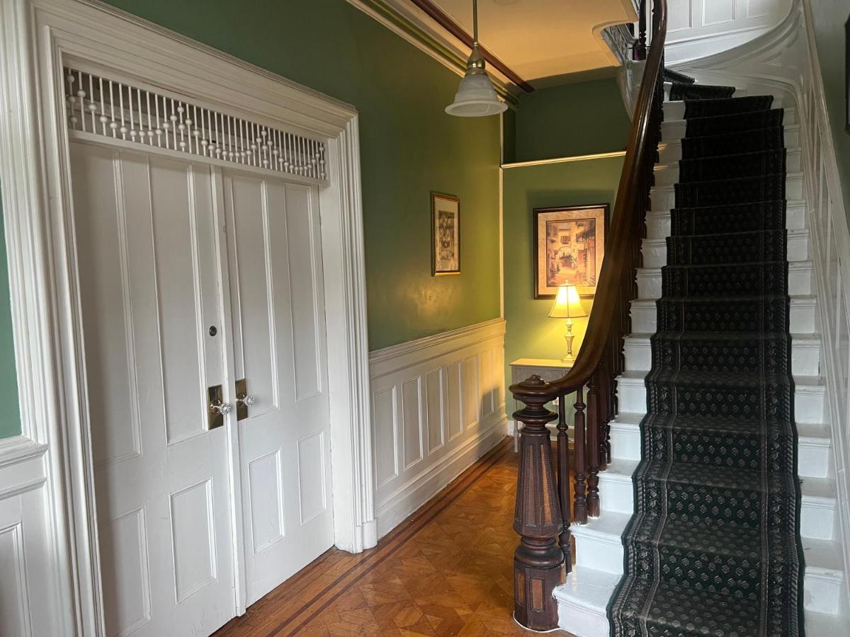 1 Bedroom Private Victorian Apt In Convenient City Location On 5 Acre, Sleeps 4 Poughkeepsie Esterno foto