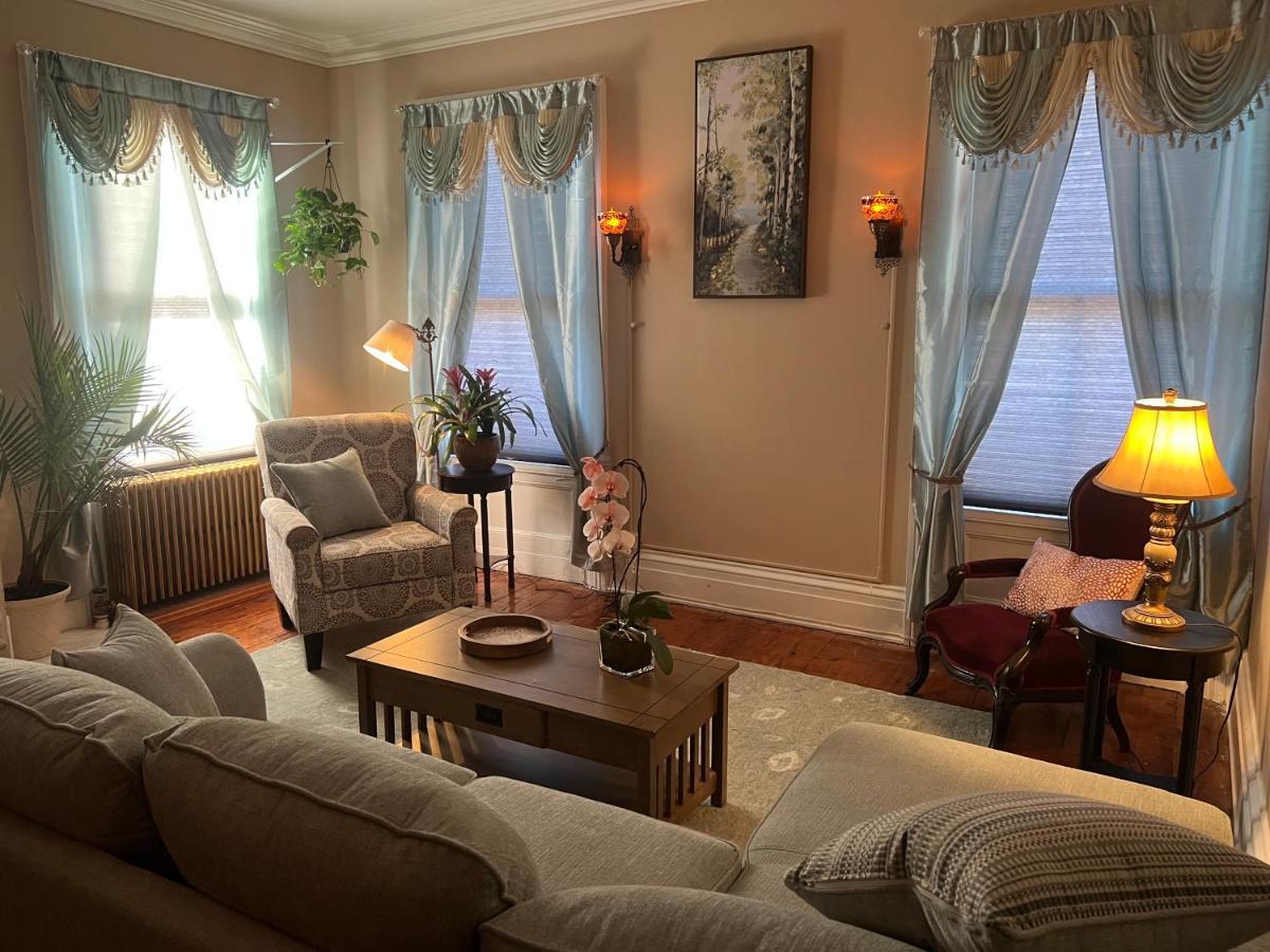 1 Bedroom Private Victorian Apt In Convenient City Location On 5 Acre, Sleeps 4 Poughkeepsie Esterno foto