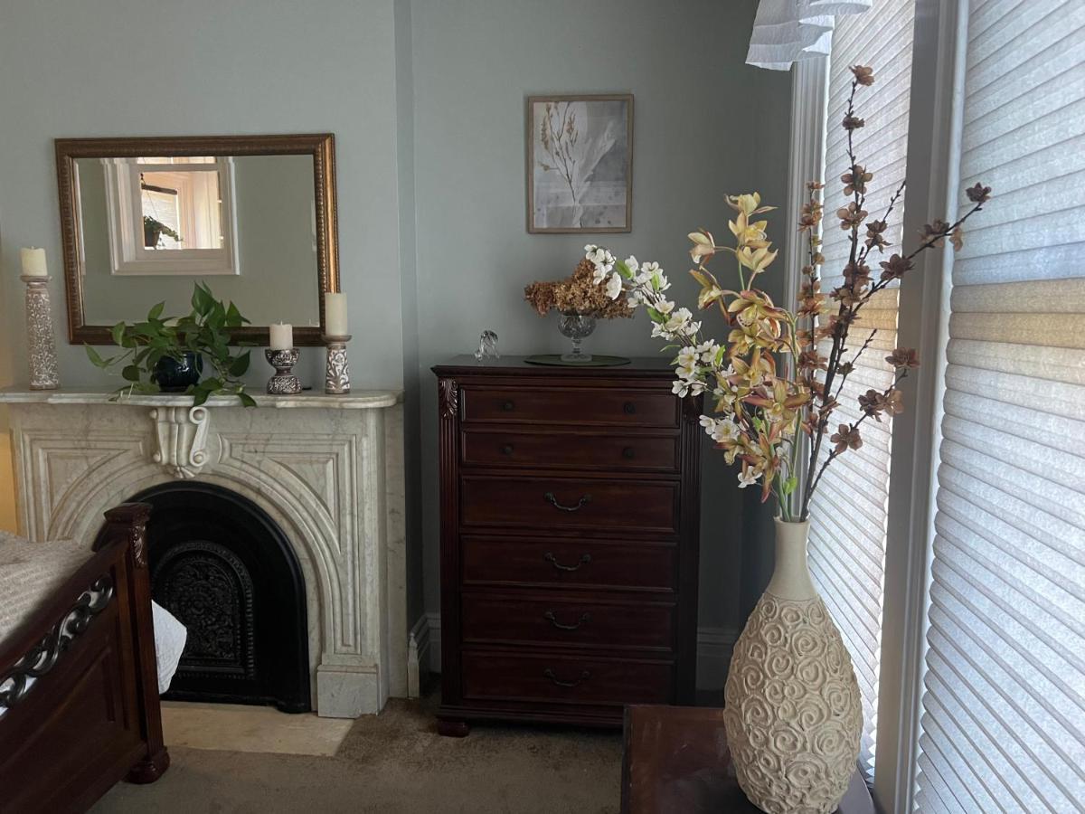 1 Bedroom Private Victorian Apt In Convenient City Location On 5 Acre, Sleeps 4 Poughkeepsie Esterno foto