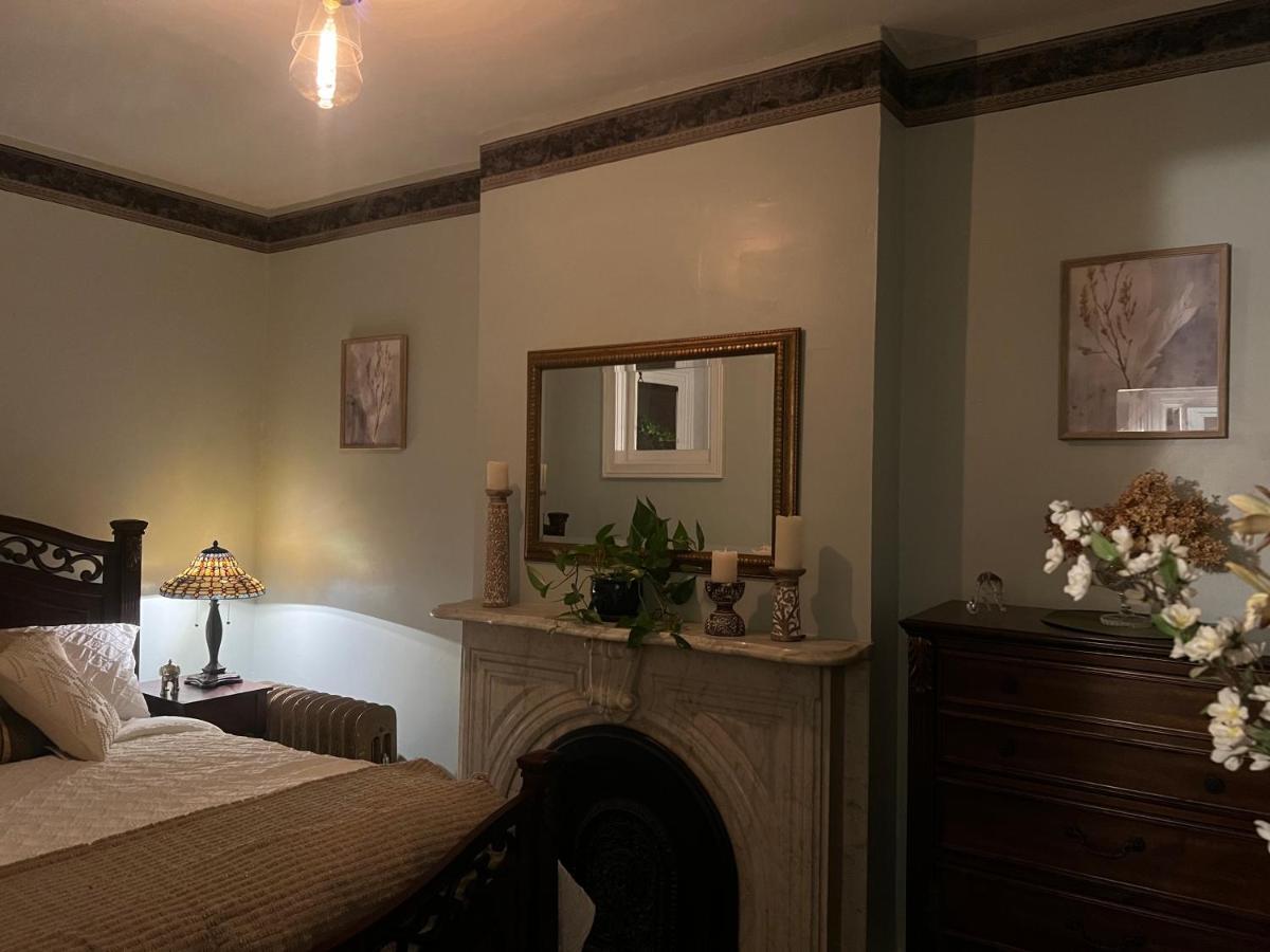 1 Bedroom Private Victorian Apt In Convenient City Location On 5 Acre, Sleeps 4 Poughkeepsie Esterno foto