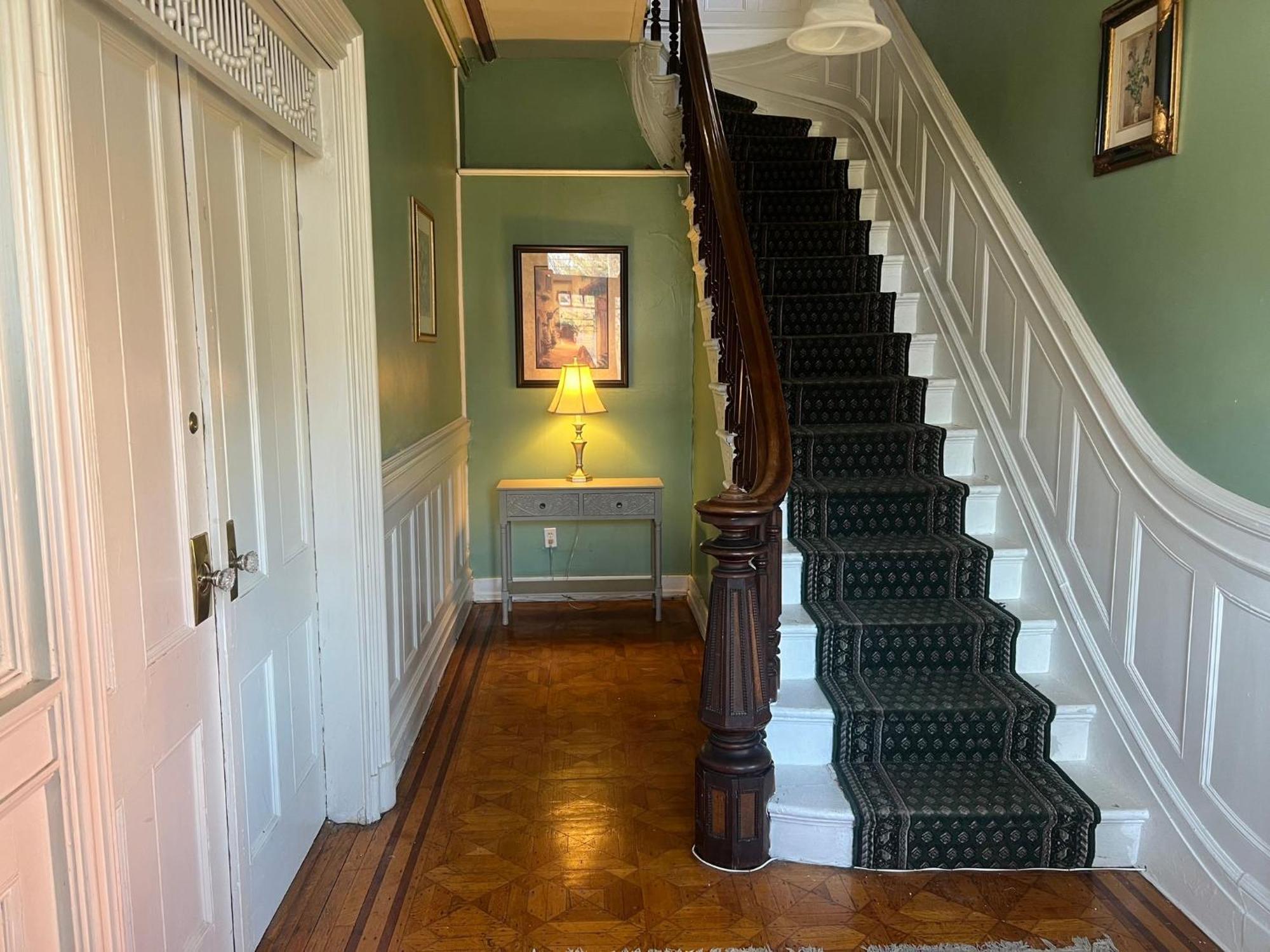 1 Bedroom Private Victorian Apt In Convenient City Location On 5 Acre, Sleeps 4 Poughkeepsie Esterno foto
